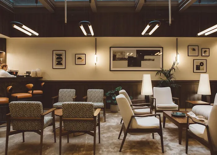 Honest Budapest By Chic & BasicBoutique Hotel